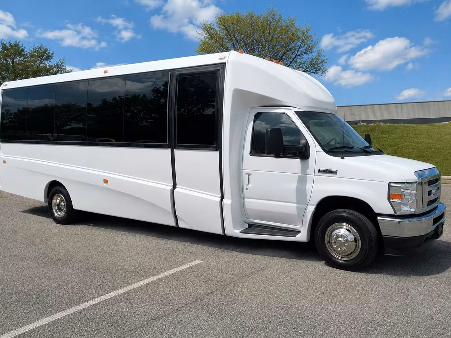 sherwood 20 passenger minibus rental