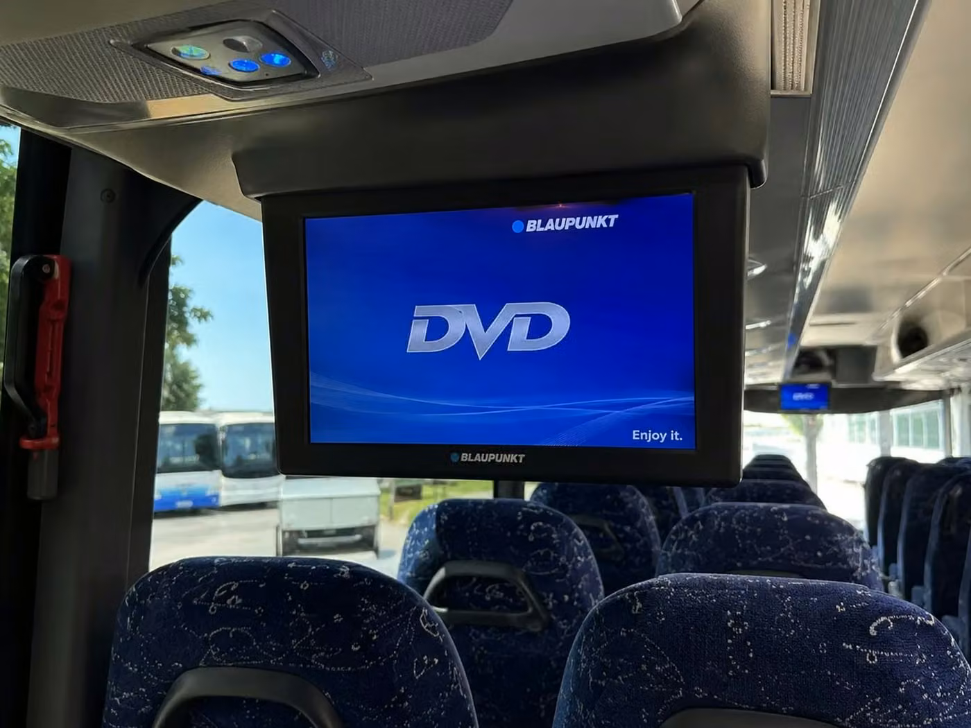 sherwood 56 passenger charter bus tvs
