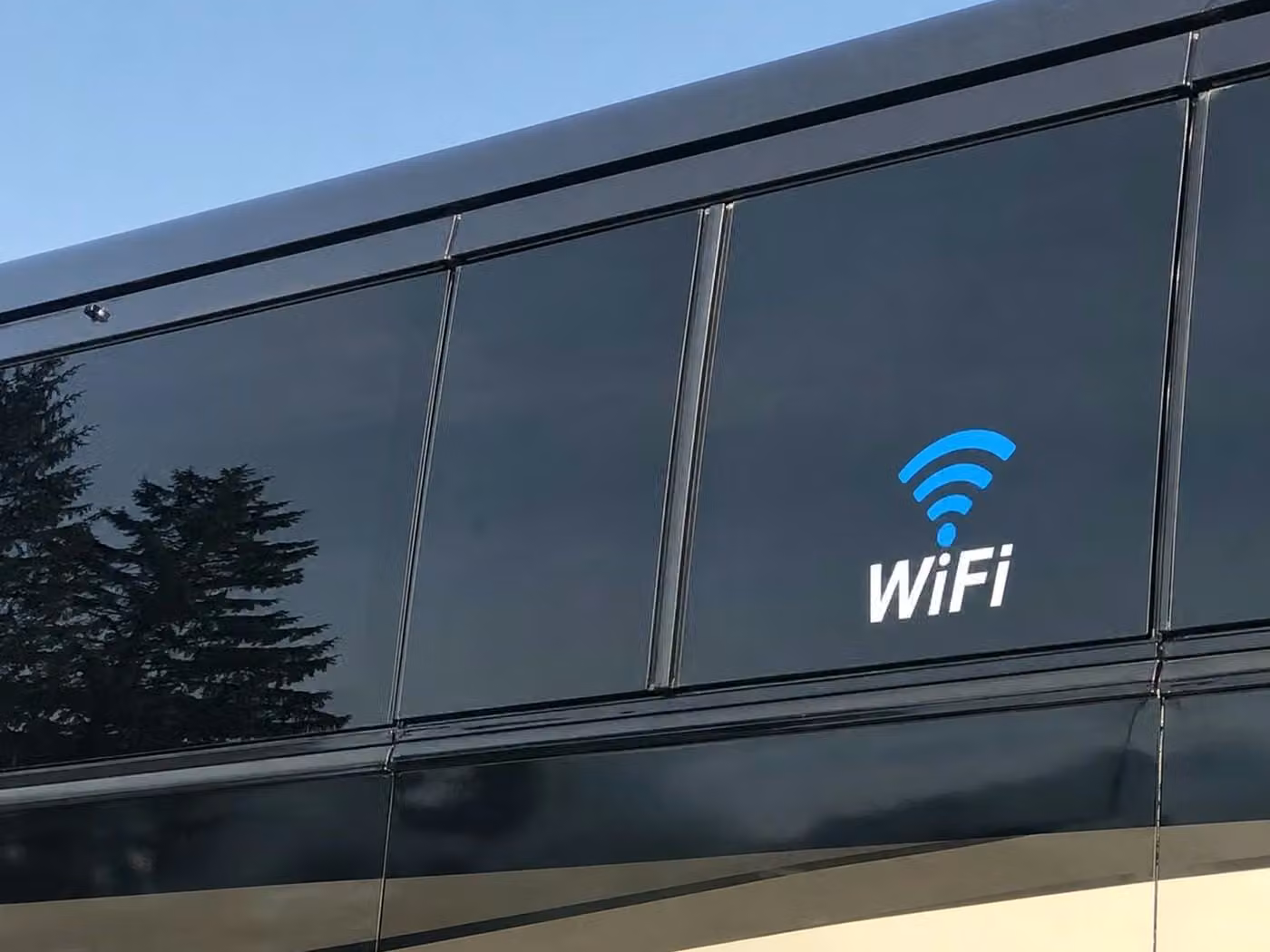 sherwood 56 passenger charter bus wifi